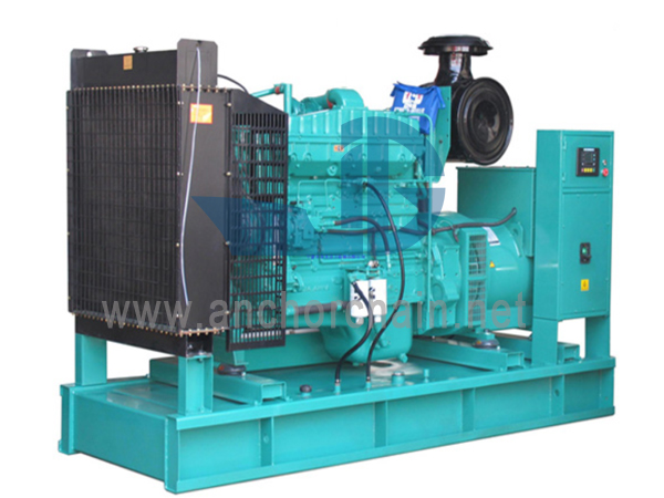 Pomorski 700KW Cummins dizelski agregat generatorja